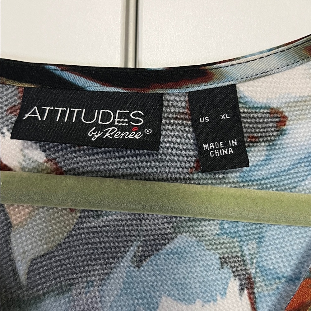 Attitudes by Renee Multicolor Floral V-Neck Blouse - Picture 5 of 7